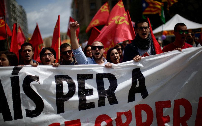 Ισπανία: Χιλιάδες στους δρόμους για να καταγγείλουν την εργασιακή ανασφάλεια και τη διαφθορά [εικόνες]	 | iefimerida.gr 2