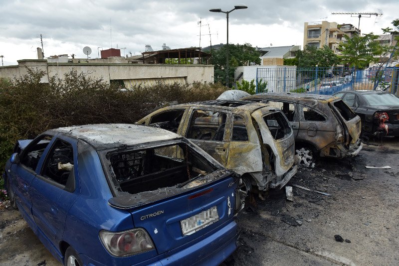 Με νέα όπλα οι αντιεξουσιαστές εναντίον των ΜΑΤ: Εκτόξευσαν πάνω από 25 φονικά πυροτεχνήματα κατά ριπάς [εικόνες] | iefimerida.gr 1