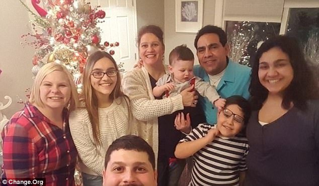 Ελληνίδα μετανάστρια ψήφισε Τραμπ και απέλασαν τον άντρα της από τη χώρα [εικόνες] | iefimerida.gr 1