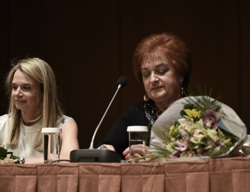 Κοσμοσυρροή στο νέο βιβλίο της Μιλένας Αποστολάκη -Το παρουσίασε η Φώφη Γεννηματά [εικόνες] | iefimerida.gr 1