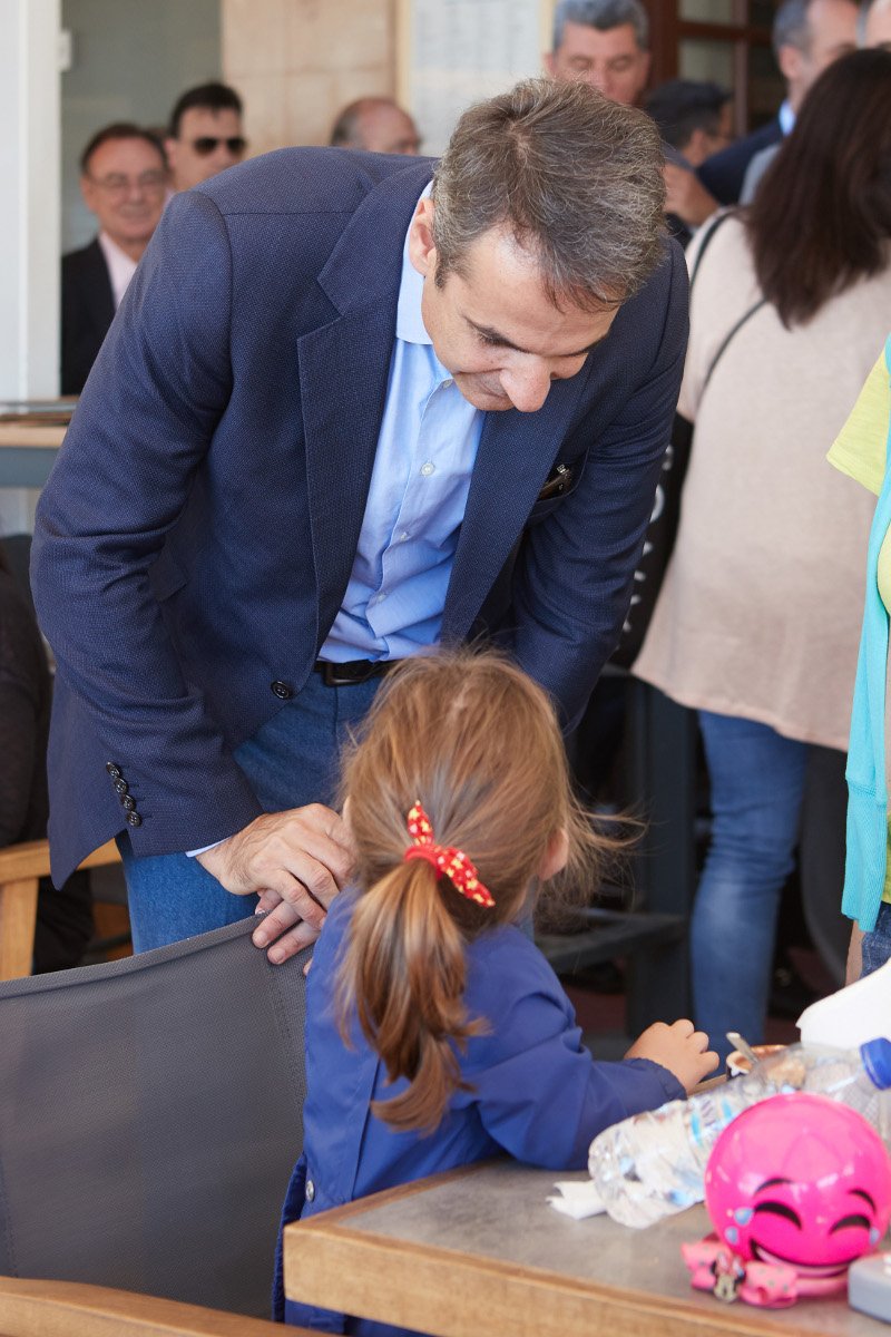 Ο Μητσοτάκης στην Αίγινα: Ο Τσίπρας είχε την ευκαιρία του και την έχασε -Εμείς θα βγάλουμε τη χώρα από τα μνημόνια [εικόνες] | iefimerida.gr 8