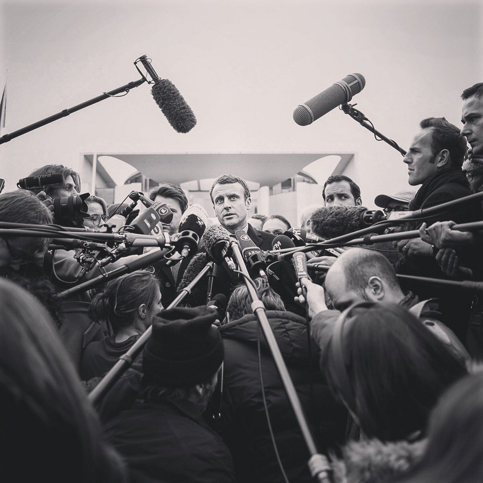 Η όμορφη φωτογράφος του Εμανουέλ Μακρόν -Την συγκρίνουν με τον Pete Souza του Ομπάμα [εικόνες] | iefimerida.gr 14