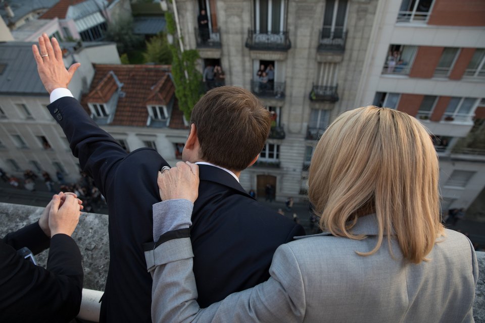 Η όμορφη φωτογράφος του Εμανουέλ Μακρόν -Την συγκρίνουν με τον Pete Souza του Ομπάμα [εικόνες] | iefimerida.gr 15