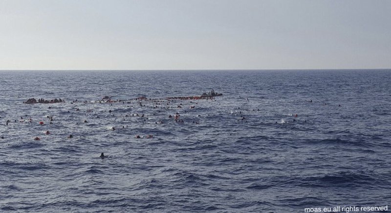 Νέο πολύνεκρο ναυάγιο με μετανάστες ανοικτά της Λιβύης -Δεκάδες νεκροί, ανάμεσά τους και παιδιά [εικόνες & βίντεο]  | iefimerida.gr 0