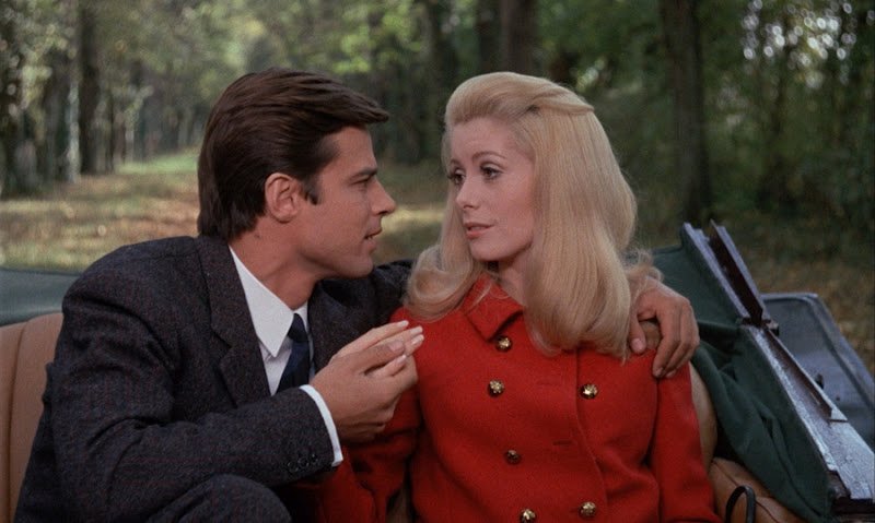 Πώς μια ταινία με την Κατρίν Ντενέβ έχτισε τον μύθο της Παριζιάνας [εικόνες] | iefimerida.gr 9