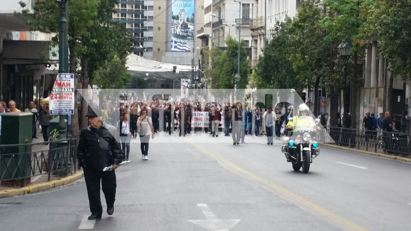 Σε απεργιακό κλοιό η χώρα -Συλλαλητήρια και κινητοποιήσεις ενάντια στα νέα μέτρα [εικόνες] | iefimerida.gr 3