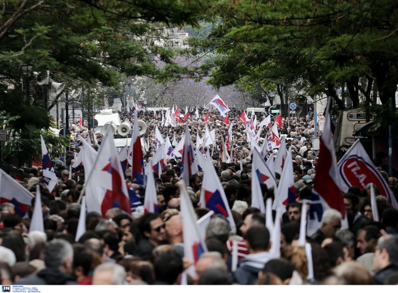 Σε απεργιακό κλοιό η χώρα -Συλλαλητήρια και κινητοποιήσεις ενάντια στα νέα μέτρα [εικόνες] | iefimerida.gr 4