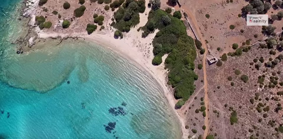 Ελληνικές Μαλδίβες -Πεταλιοί, τα 10 νησάκια δυο ώρες από την Αθήνα που λάτρεψαν οι εκατομμυριούχοι και οι διεθνείς σταρ [βίντεο] | iefimerida.gr 1