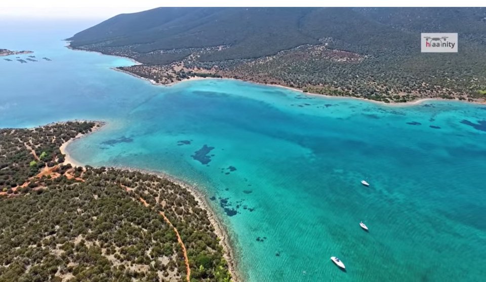 Ελληνικές Μαλδίβες -Πεταλιοί, τα 10 νησάκια δυο ώρες από την Αθήνα που λάτρεψαν οι εκατομμυριούχοι και οι διεθνείς σταρ [βίντεο] | iefimerida.gr 3