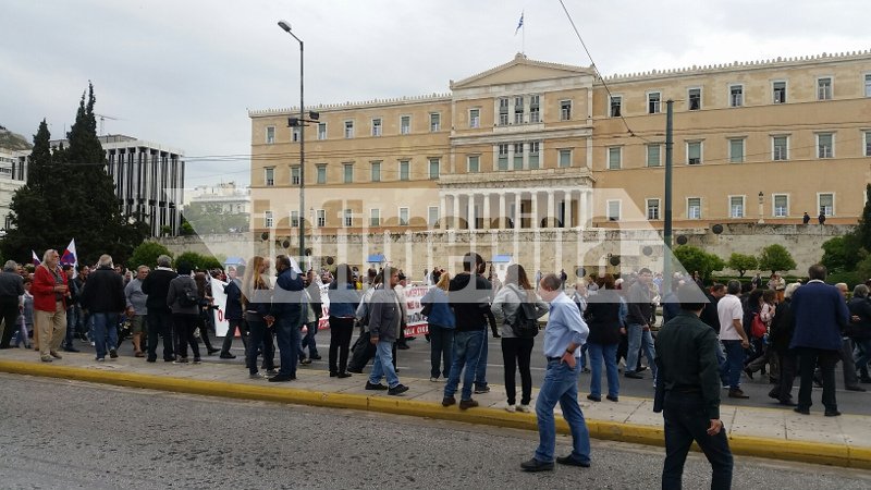 Σε απεργιακό κλοιό η χώρα -Συλλαλητήρια και κινητοποιήσεις ενάντια στα νέα μέτρα [εικόνες] | iefimerida.gr 5