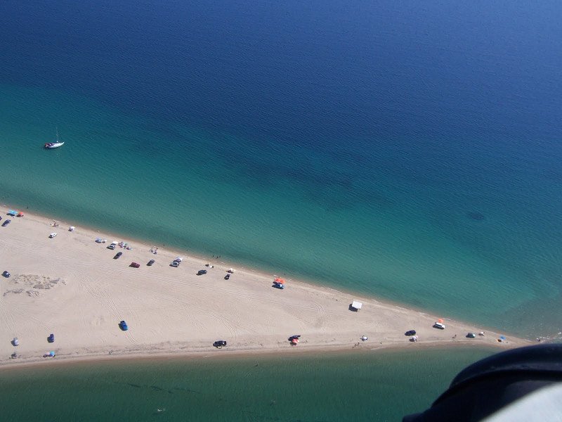 Η μαγευτική παραλία με το ναυάγιο και την αμμόγλωσσα στη Θεσσαλονίκη (όχι, δεν είναι στη Χαλκιδική) [βίντεο & εικόνες] | iefimerida.gr 0