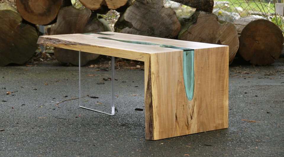 O επιπλοποιός που φτιάχνει τραπέζια έργα τέχνης από σάπια δέντρα [εικόνες & βίντεο]  | iefimerida.gr 4