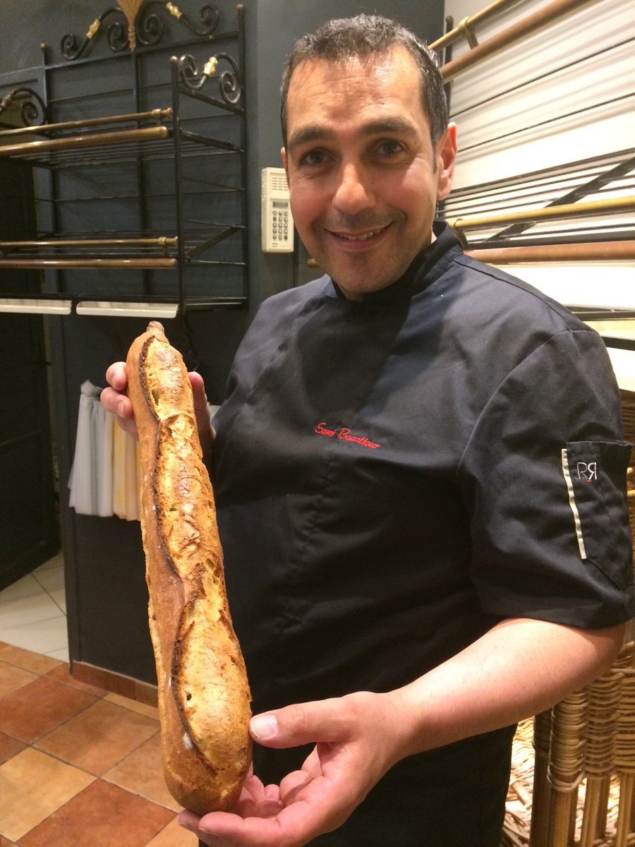 Ολοι θέλουν να δοκιμάσουν την μπαγκέτα του Εμανουέλ Μακρόν -Αυτός είναι ο αρτοποιός [εικόνες] | iefimerida.gr 3