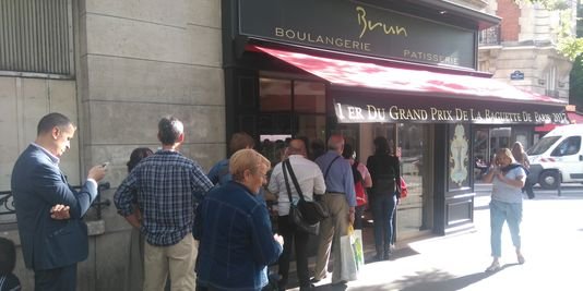 Ολοι θέλουν να δοκιμάσουν την μπαγκέτα του Εμανουέλ Μακρόν -Αυτός είναι ο αρτοποιός [εικόνες] | iefimerida.gr 0