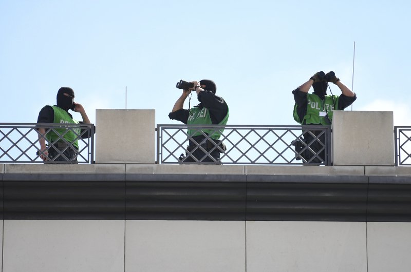 Αποθέωσαν τον Ομπάμα στο Βερολίνο -Συναντήθηκε με τη Μέρκελ, μίλησε δημοσίως [εικόνες & βίντεο] | iefimerida.gr 10