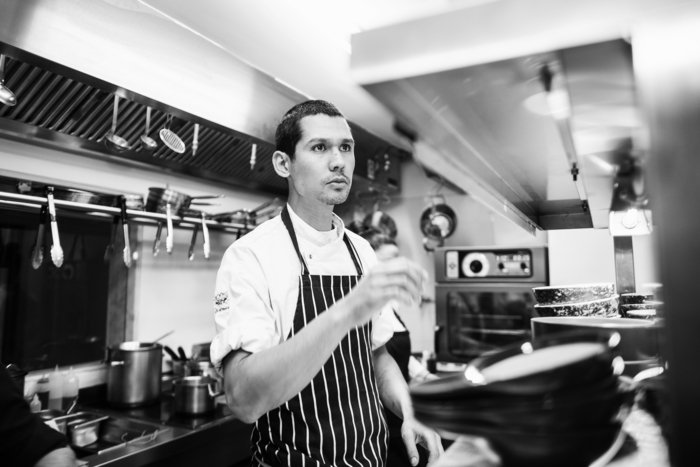 Σωτήρης Κοντιζάς, ο Ελληνο-ιάπωνας σεφ που σπάει καρδιές στο Master Chef [εικόνες] | iefimerida.gr 0