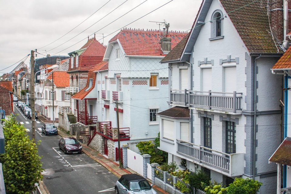 Η βίλα του Εμανουέλ Μακρόν στην όμορφη παραλία Τουκέ προσελκύει χιλιάδες τουρίστες [εικόνες] | iefimerida.gr 16