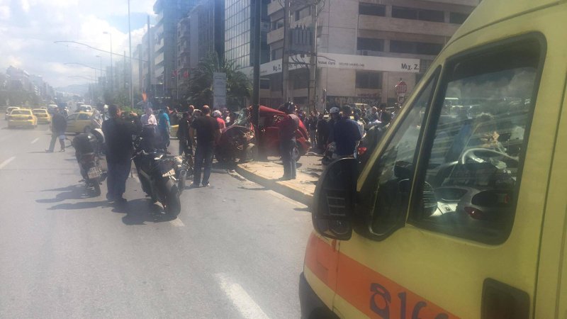Νεκρός οδηγός σε φριχτό τροχαίο στη λεωφόρο Συγγρού -Σοκαριστικές εικόνες | iefimerida.gr 1