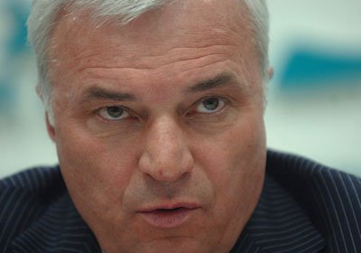 Στη Σύμη ο πλουσιότερος άνθρωπος της Ρωσίας– Με την απίστευτη θαλαμηγό του [εικόνα] | iefimerida.gr 0