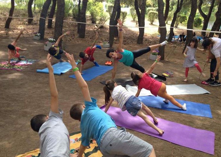 Δωρέαν γυμναστική για όλους στον Εθνικό Κήπο -Καθημερινά προγράμματα yoga, pilates, Mamakido | iefimerida.gr 1