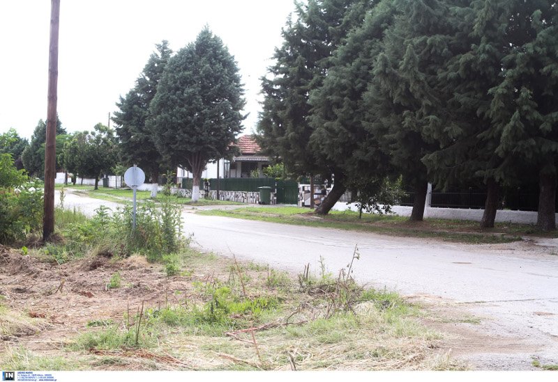 Γκρεμίζουν ένα ολόκληρο χωριό μετά την κατολίσθηση στο Αμύνταιο -Καρέ καρέ η εκκένωση [εικόνες] | iefimerida.gr 14