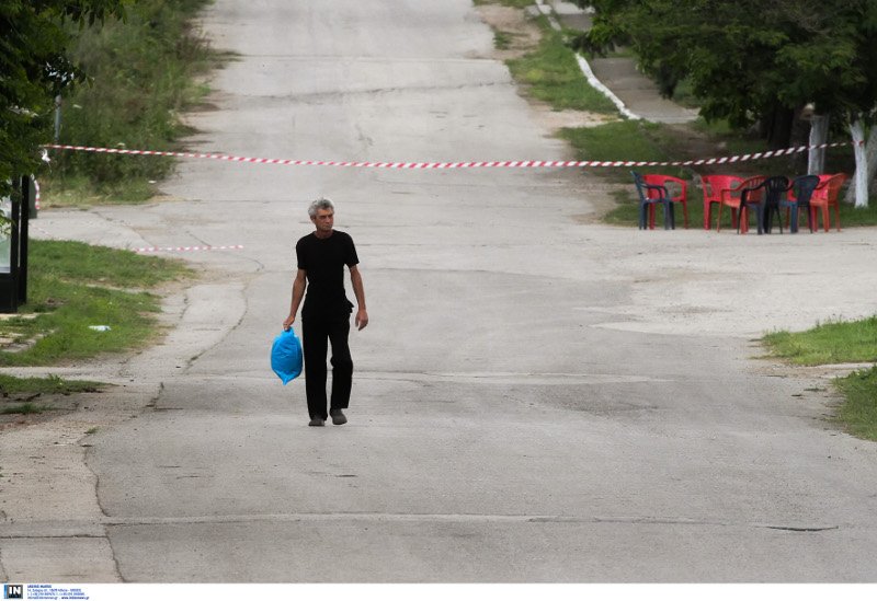 Γκρεμίζουν ένα ολόκληρο χωριό μετά την κατολίσθηση στο Αμύνταιο -Καρέ καρέ η εκκένωση [εικόνες] | iefimerida.gr 13