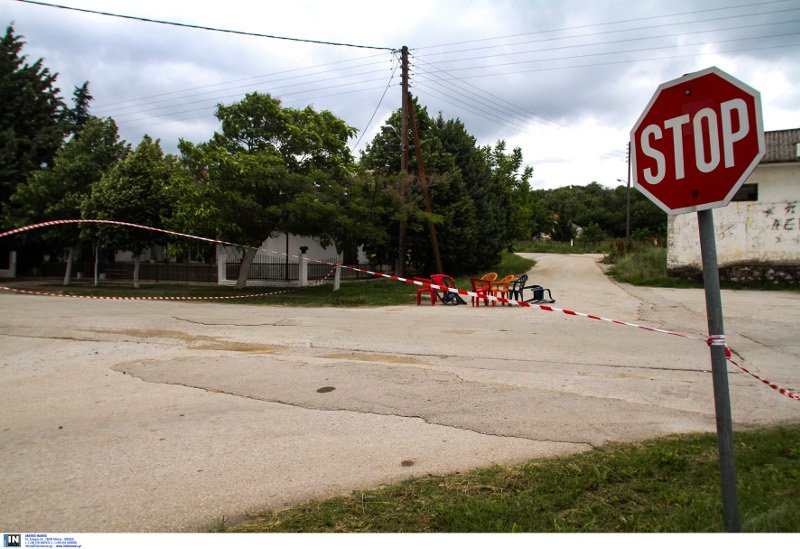 Γκρεμίζουν ένα ολόκληρο χωριό μετά την κατολίσθηση στο Αμύνταιο -Καρέ καρέ η εκκένωση [εικόνες] | iefimerida.gr 11