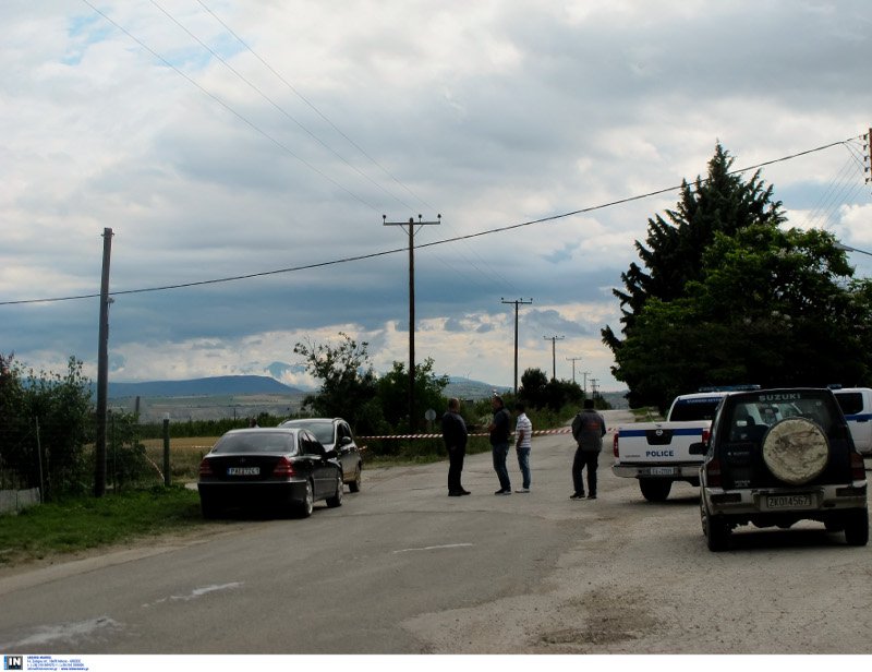 Γκρεμίζουν ένα ολόκληρο χωριό μετά την κατολίσθηση στο Αμύνταιο -Καρέ καρέ η εκκένωση [εικόνες] | iefimerida.gr 4