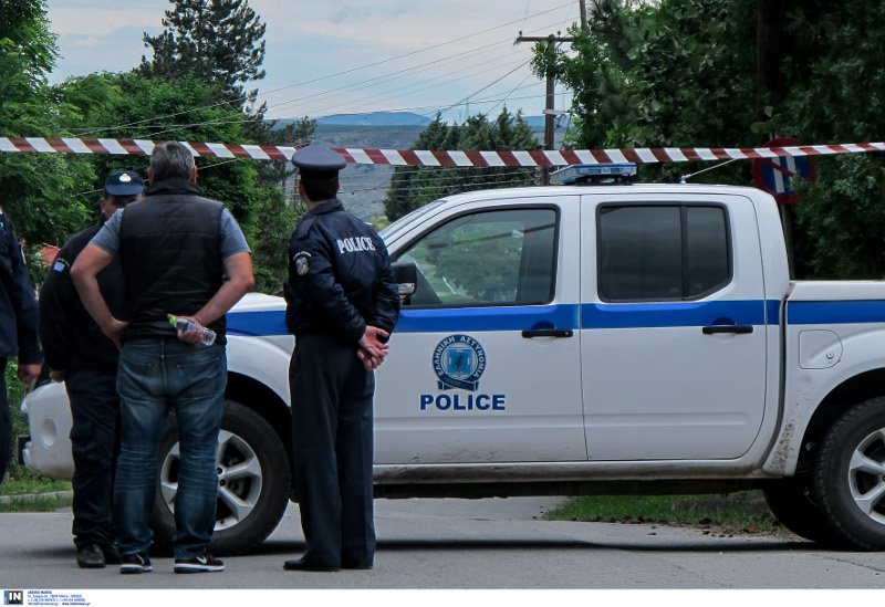 Γκρεμίζουν ένα ολόκληρο χωριό μετά την κατολίσθηση στο Αμύνταιο -Καρέ καρέ η εκκένωση [εικόνες] | iefimerida.gr 0