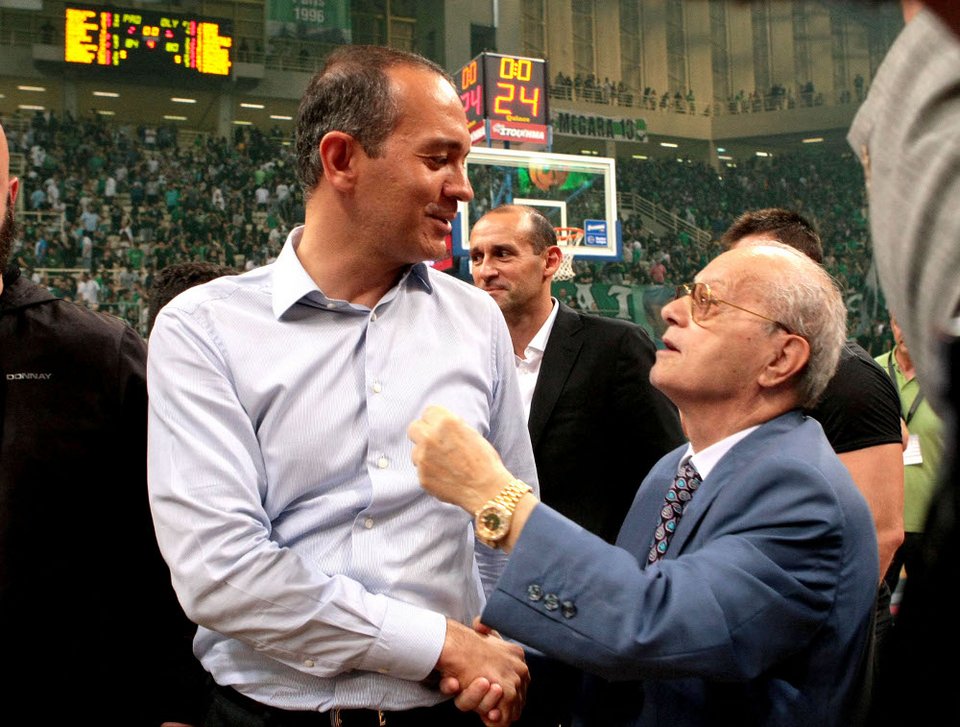 Ο Θανάσης Γιαννακόπουλος αγκάλιασε τους αδερφούς Αγγελόπουλους [εικόνες] | iefimerida.gr 0