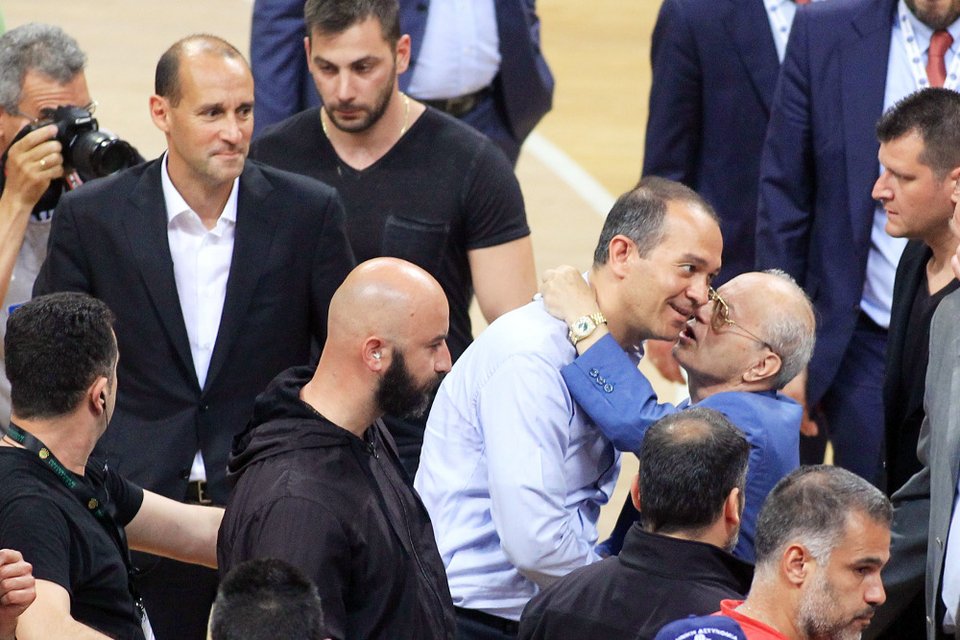 Ο Θανάσης Γιαννακόπουλος αγκάλιασε τους αδερφούς Αγγελόπουλους [εικόνες] | iefimerida.gr 2