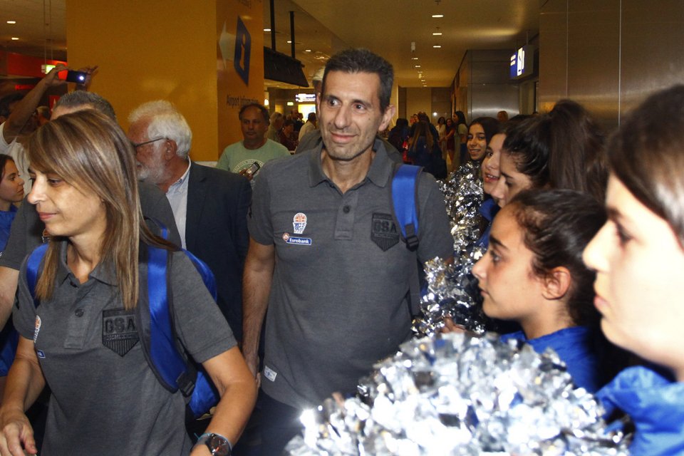 Eurobasket γυναικών: Επέστρεψε η Εθνική γυναικών στην Αθήνα [εικόνες & βίντεο] | iefimerida.gr 7