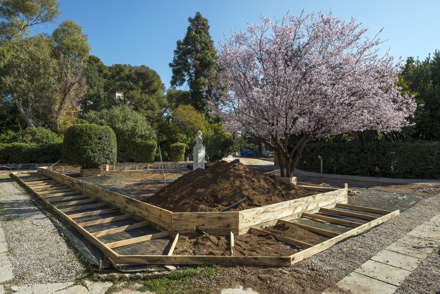 Αργεντινός καλλιτέχνης φυτεύει 46.000 φρούτα και λαχανικά στο Αστεροσκοπείο [εικόνες]  | iefimerida.gr 5