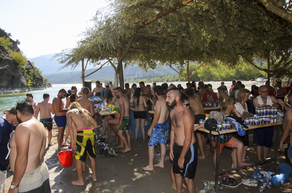 Εμπειρία! Κολύμπι στον Αχελώο στα 700μ. υψόμετρο [εικόνες & βίντεο]  | iefimerida.gr 4