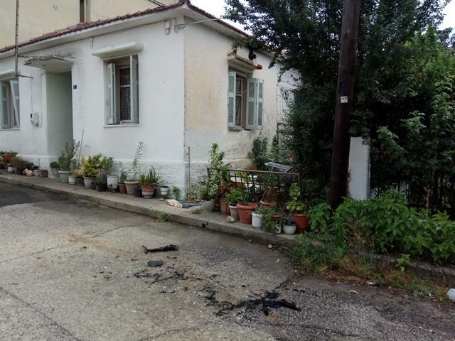 Αγρίνιο: Αυτοπυρπολήθηκε άνδρας -Σοκαρισμένη γειτόνισσα έσπευσε να σβήσει τη φωτιά [εικόνες] | iefimerida.gr 0