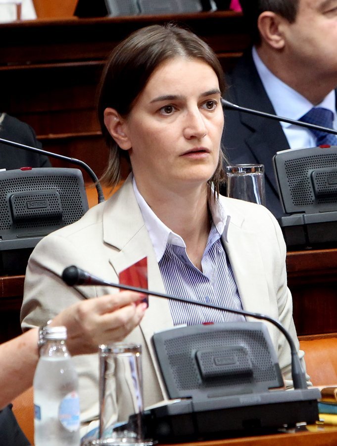 Η Σερβία απέκτησε την πρώτη γυναίκα πρωθυπουργό -Eίναι ομοφυλόφιλη [εικόνες]  | iefimerida.gr 2