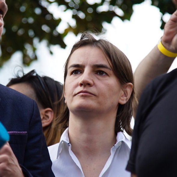 Η Σερβία απέκτησε την πρώτη γυναίκα πρωθυπουργό -Eίναι ομοφυλόφιλη [εικόνες]  | iefimerida.gr 1