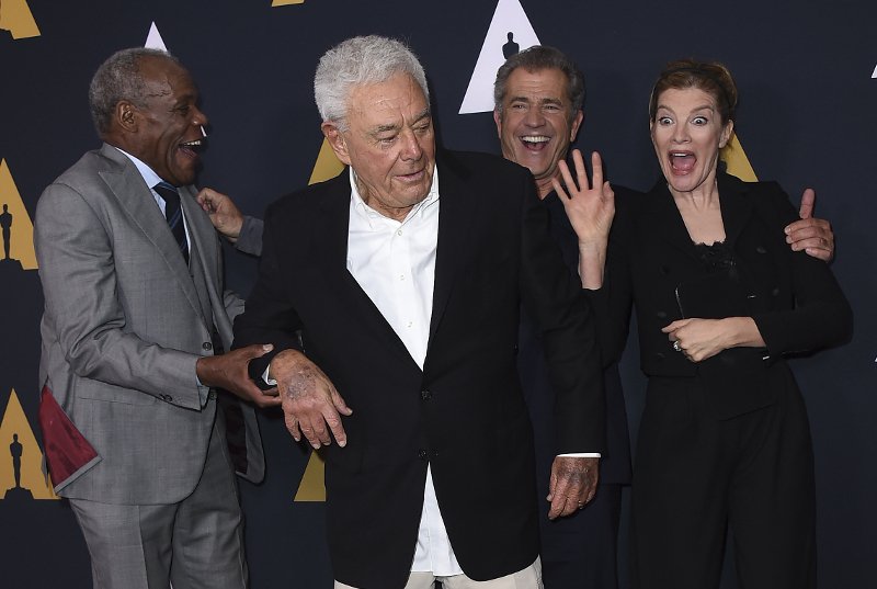 Reunion για το «Φονικό όπλο»- Μελ Γκίμπσον, Ντάνι Γκλόβερ και Ρενέ Ρουσό μαζί μετά από 30 χρόνια [εικόνες] | iefimerida.gr 2