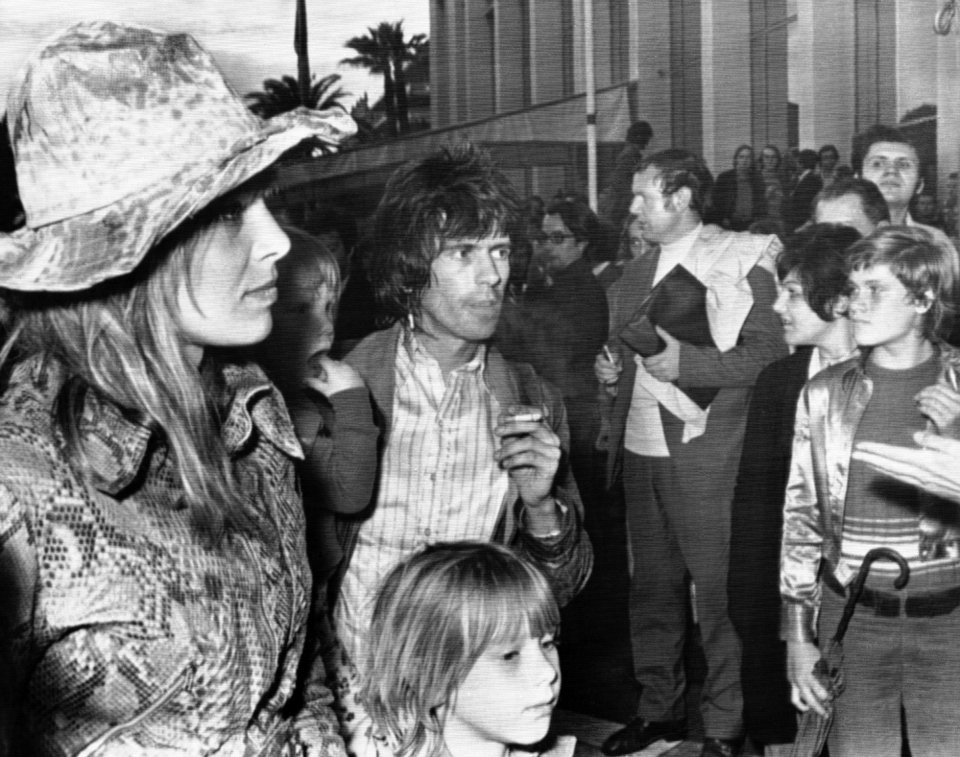 Πέθανε η μούσα και ερωμένη ...τριών Rolling Stones [εικόνες & βίντεο]  | iefimerida.gr 9