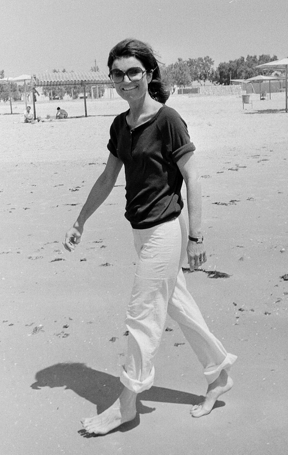 Μία ζωγραφιά της Τζάκι Κένεντι και το αγαπημένο της ρολόι πωλήθηκαν για 340.000 ευρώ [εικόνες]  | iefimerida.gr 2