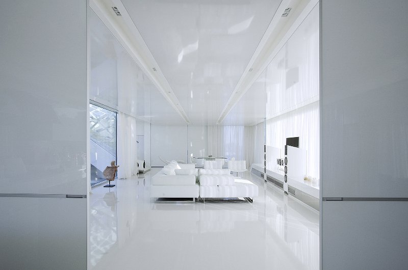 Αυτό το απίστευτο σπίτι βρίσκεται στην Αθήνα -Μοιάζει να αναδύεται από το νερό, σαν ιπτάμενο δελφίνι [εικόνες] | iefimerida.gr 8