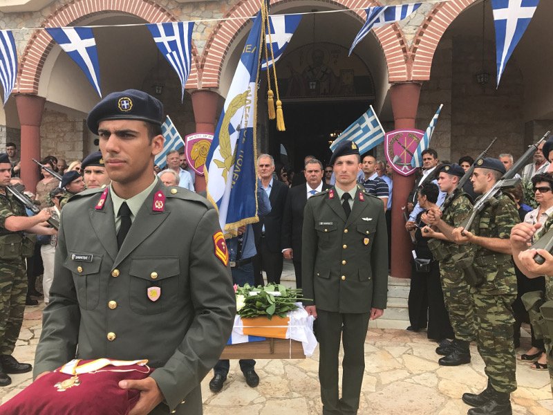 Συγκινητικές στιγμές στην Ερμιονίδα: Κηδεύτηκε ήρωας της Κύπρου, 43 χρόνια μετά [εικόνες] | iefimerida.gr 0
