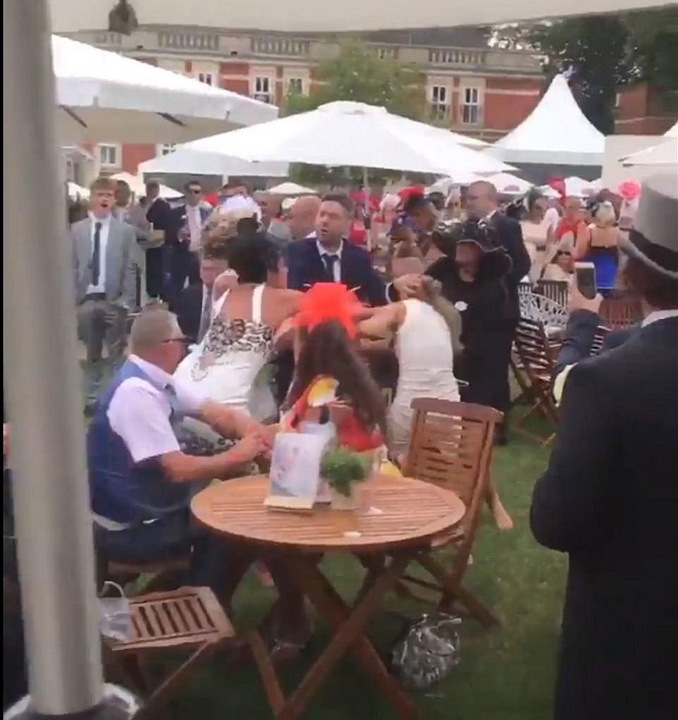 Σάλος και φέτος στις ιπποδρομίες του Ασκοτ -Ξύλο, μεθυσμένοι και ντροπιαστικές φωτογραφίες [εικόνες] | iefimerida.gr 0