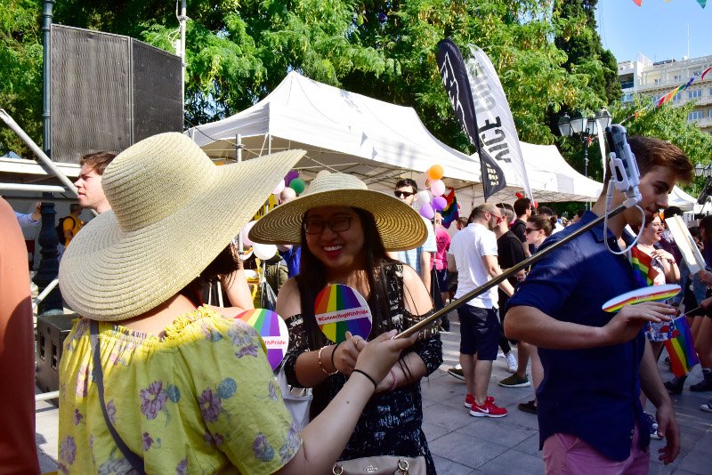 Παρέλαση του Gay Pride έξω από τη Βουλή -Παρόντες Τσακαλώτος, Φίλης, Καρανίκας και Ζωή [εικόνες] | iefimerida.gr 15