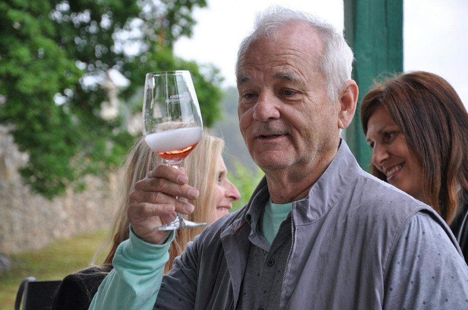 Ο Μπιλ Μάρεϊ «τεστάρει» τη Σλοβενία -Εφαγε ποτίτσα και τούρτα Μελάνια [εικόνες & βίντεο]  | iefimerida.gr 3