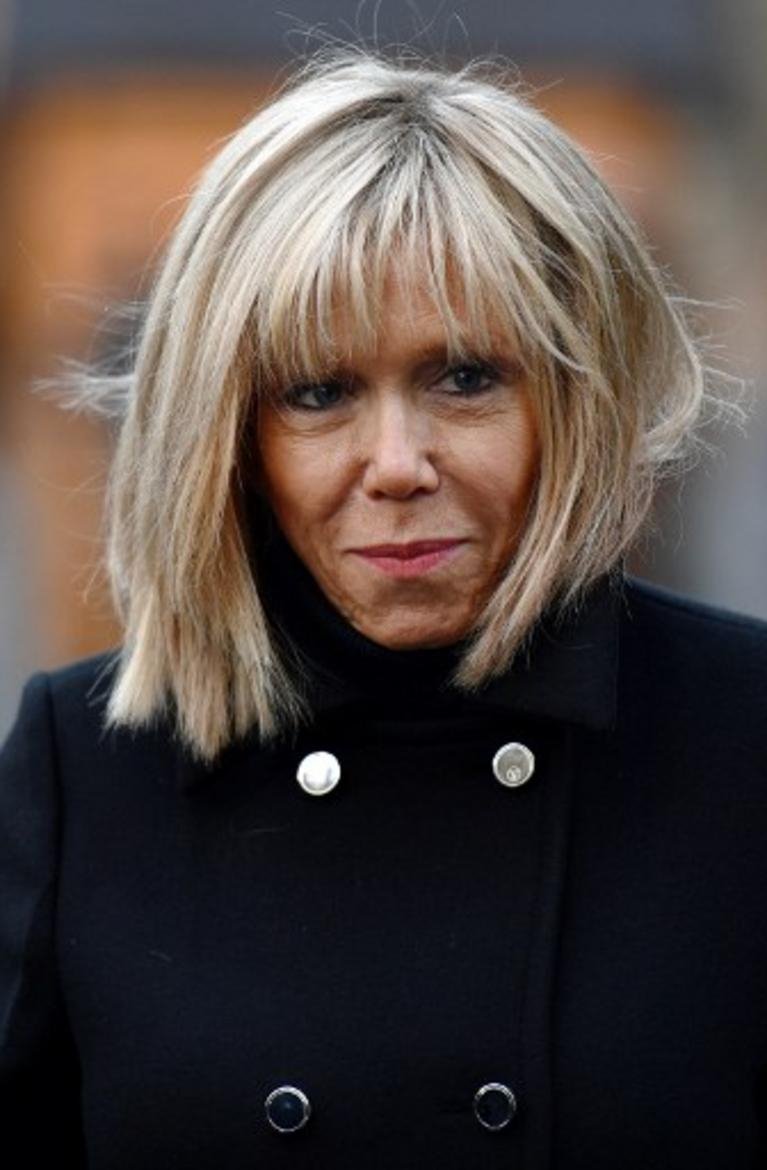 «Λύσσα» με την Μπριζίτ Μακρόν: Ανάρπαστο το μπλουζάκι με το όνομά της [εικόνες] | iefimerida.gr 9