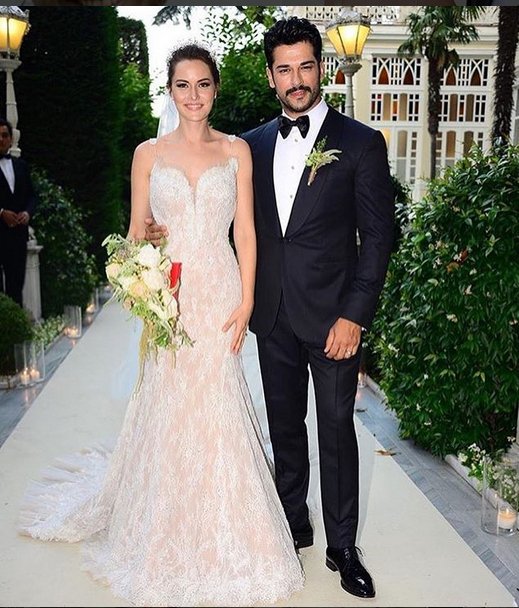 Παντρεύτηκε ο «Κεμάλ» του «Kara Sevda»- Ο χλιδάτος γάμος και η πεντάμορφη νύφη [εικόνες] | iefimerida.gr 0