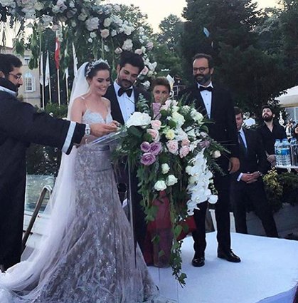 Παντρεύτηκε ο «Κεμάλ» του «Kara Sevda»- Ο χλιδάτος γάμος και η πεντάμορφη νύφη [εικόνες] | iefimerida.gr 7