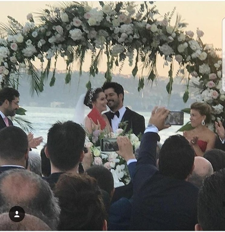 Παντρεύτηκε ο «Κεμάλ» του «Kara Sevda»- Ο χλιδάτος γάμος και η πεντάμορφη νύφη [εικόνες] | iefimerida.gr 3