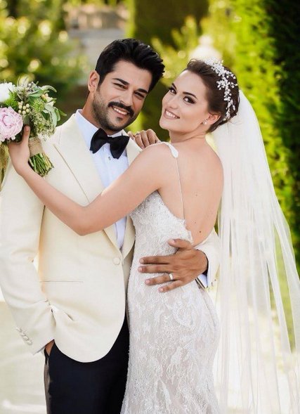 Παντρεύτηκε ο «Κεμάλ» του «Kara Sevda»- Ο χλιδάτος γάμος και η πεντάμορφη νύφη [εικόνες] | iefimerida.gr 5